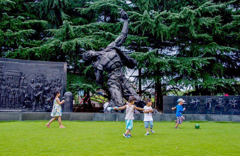 清明小长假上海旅游,上海清明小长假适合去哪旅游