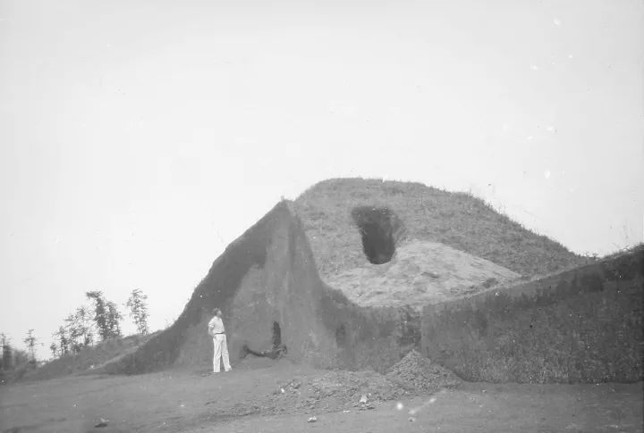 古墓挖出古籍却被美国骗走当国宝,中国古墓被发现出土了一本奇书