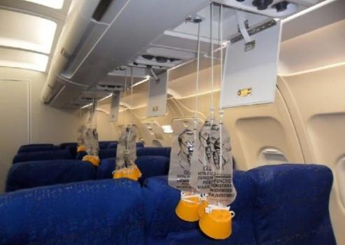 飞机在高空飞行中的氧气哪来的,飞机在万米高空氧气哪里来