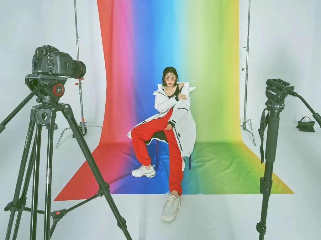 我敬吴宣仪娜扎的“鸡腿裤”一杯!今年瘦腿靠你了昂