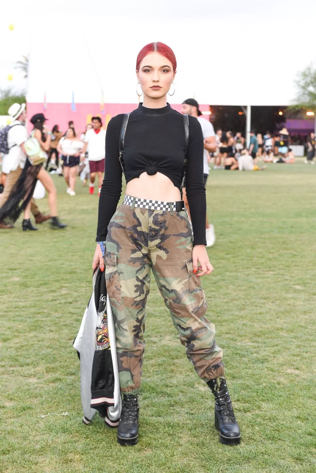 我敬吴宣仪娜扎的“鸡腿裤”一杯!今年瘦腿靠你了昂