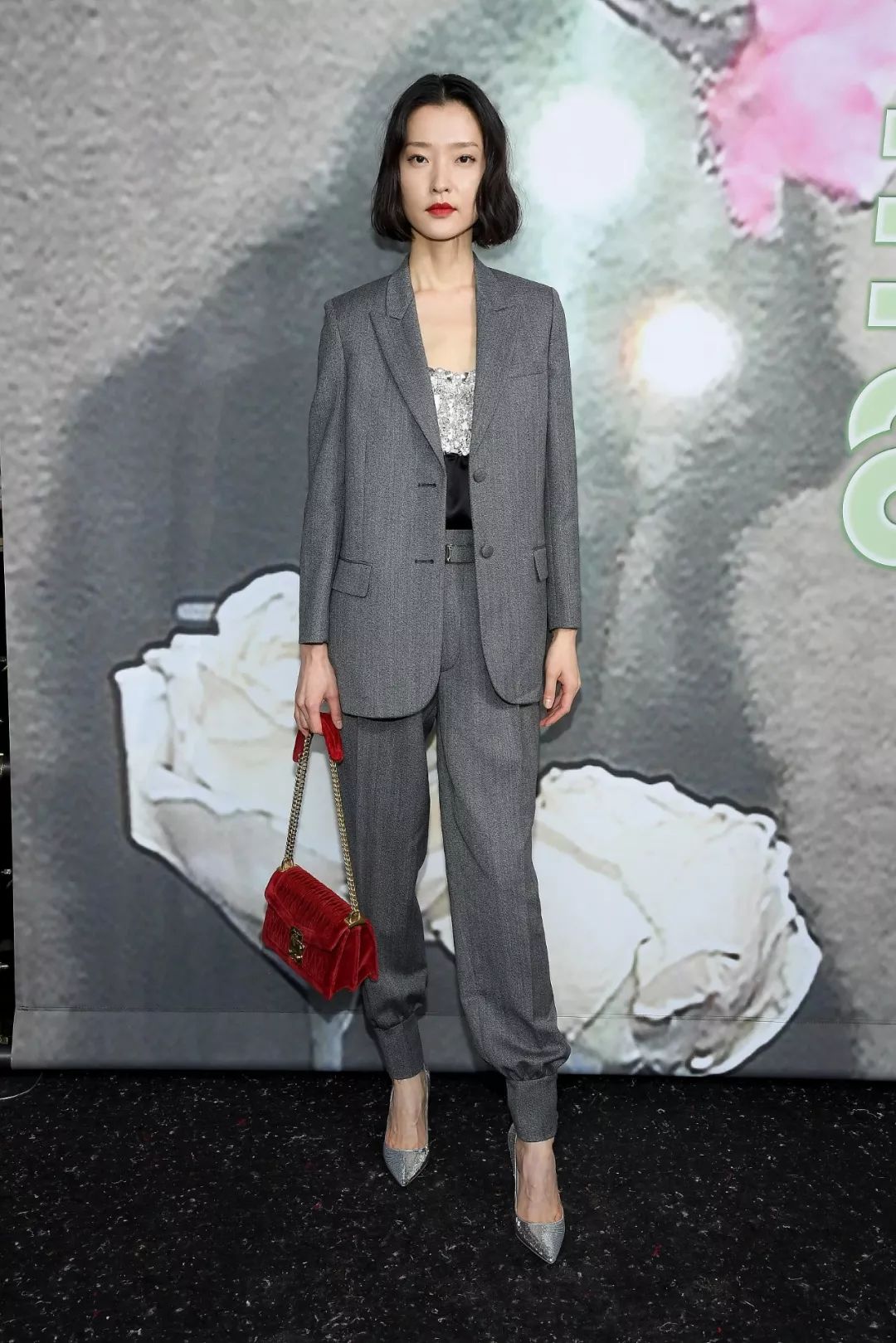 我敬吴宣仪娜扎的“鸡腿裤”一杯!今年瘦腿靠你了昂