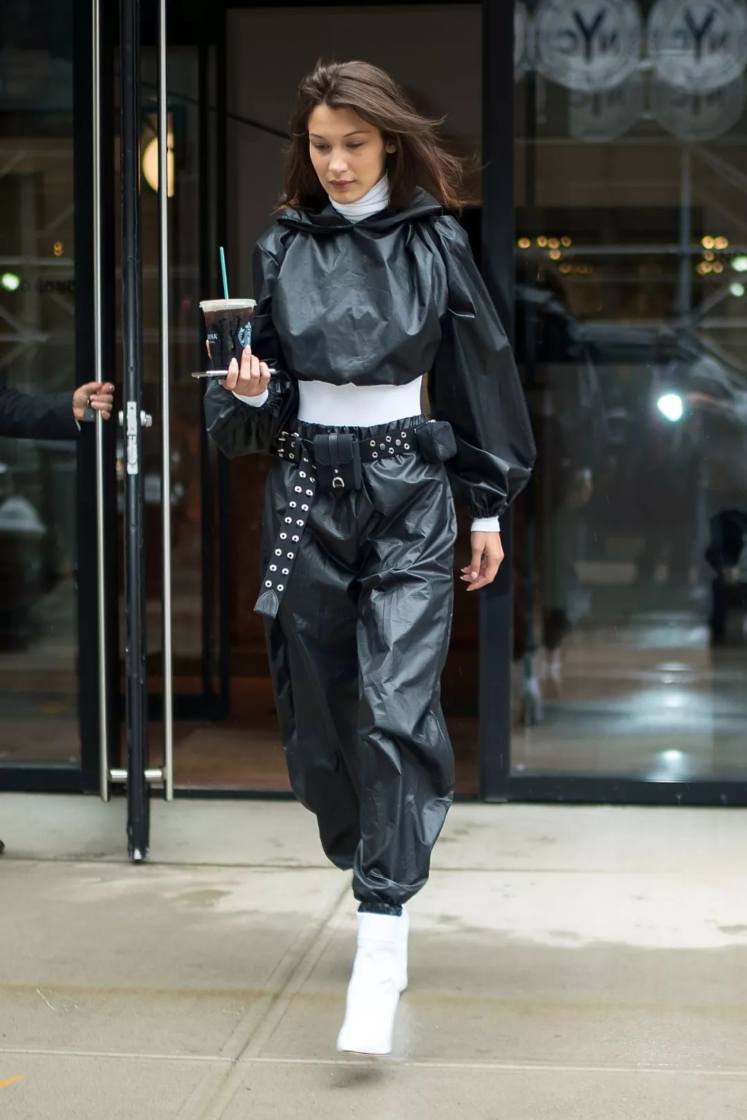 我敬吴宣仪娜扎的“鸡腿裤”一杯!今年瘦腿靠你了昂