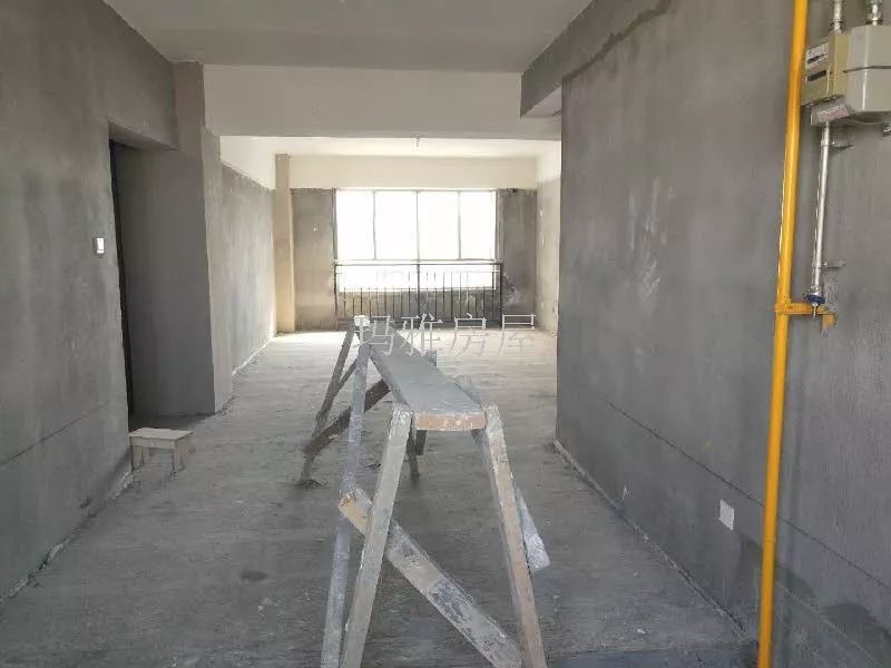 石河子三室二厅50万精装修急卖,石河子二手房大户型推荐