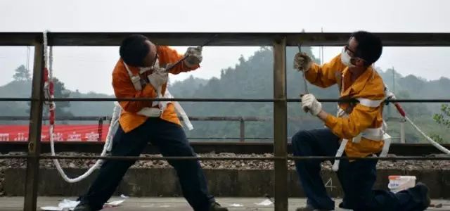 藏不住就公开吧,我们是这样的铁路工务妹子