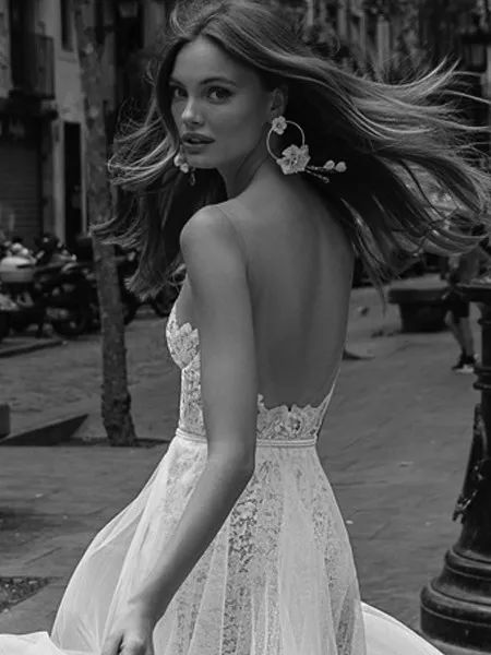 如何把背练薄变气质,美背体态好气质好的女人