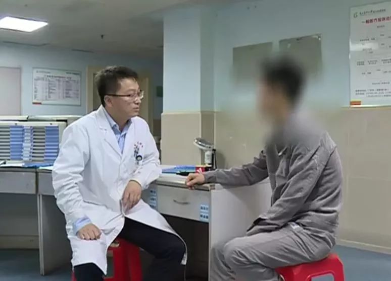 年轻小伙隐私部位剧痛，低头一看吓蒙了！