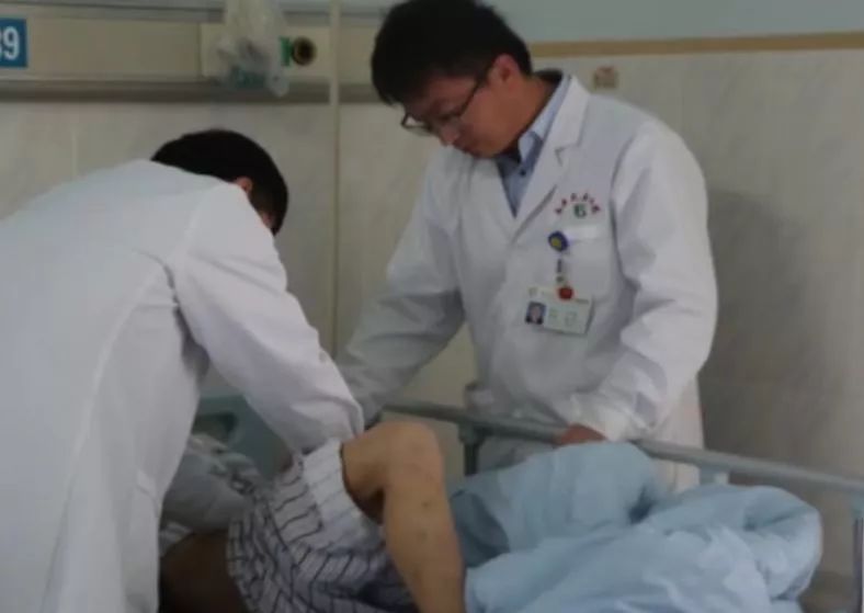 年轻小伙隐私部位剧痛，低头一看吓蒙了！