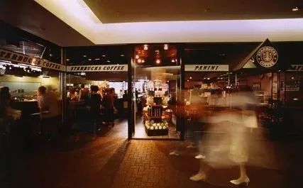 从*血卖**男孩到6000亿商业帝国，他却只想扳倒特朗普？