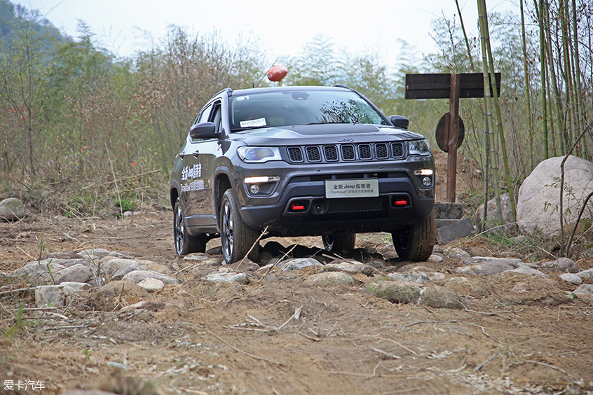 jeep指南者1.3t试驾,jeep指南者三缸