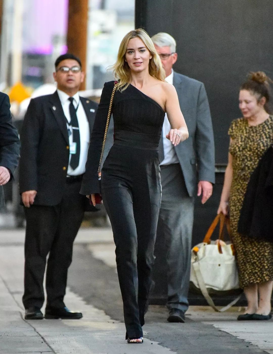 blackpink第二套衣服,blackpink一键变装原视频