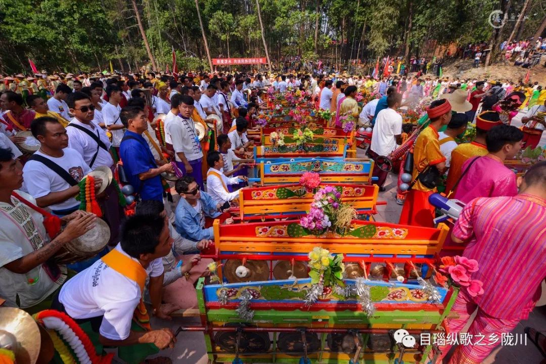 新泼水广场泼水时间,新泼水广场