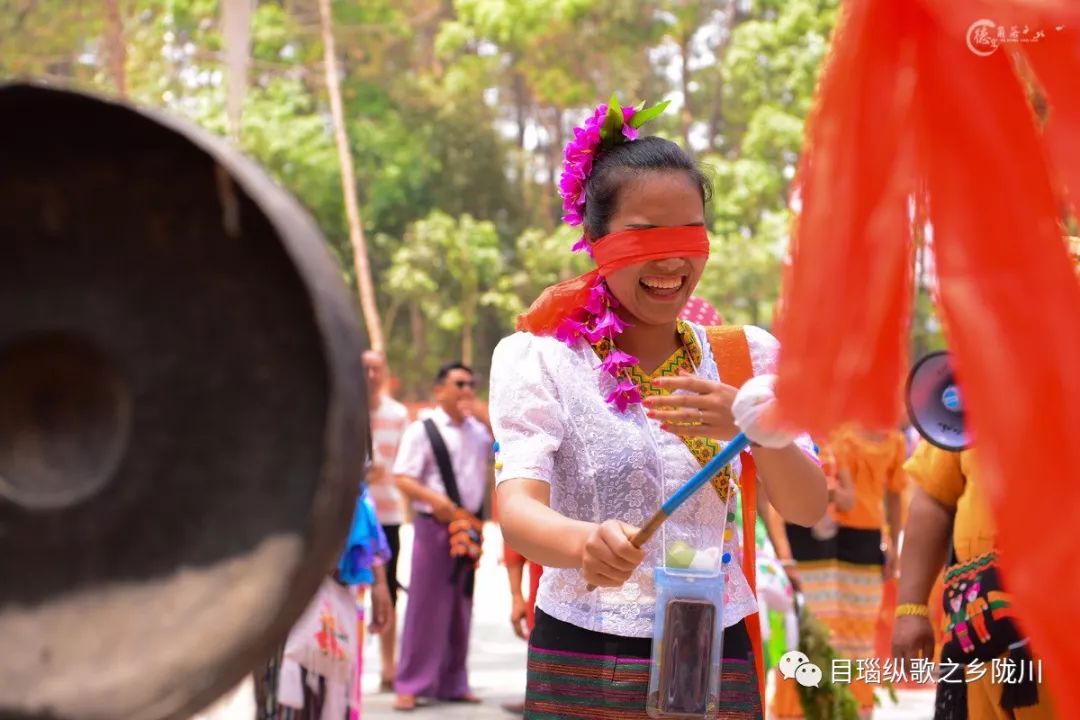 新泼水广场泼水时间,新泼水广场