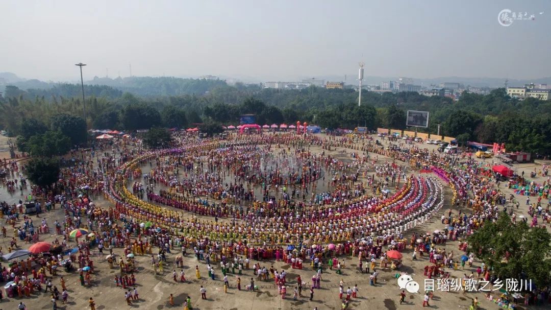 新泼水广场泼水时间,新泼水广场