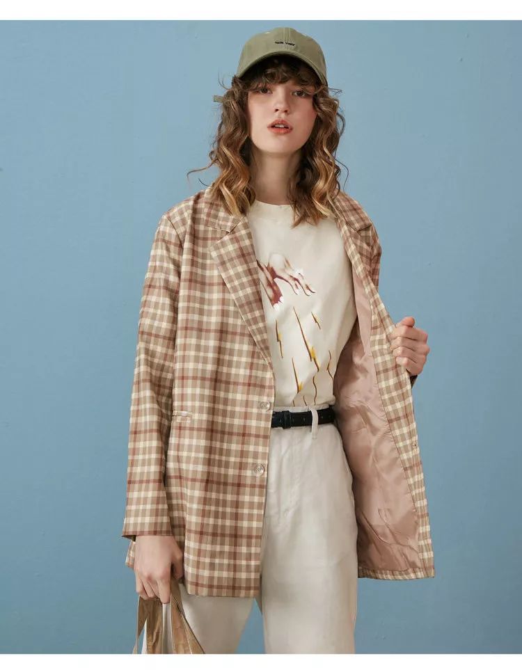 刘雯*服私**里出镜率最高的三种风格短袖,就这么穿了!