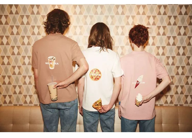 刘雯*服私**里出镜率最高的三种风格短袖,就这么穿了!