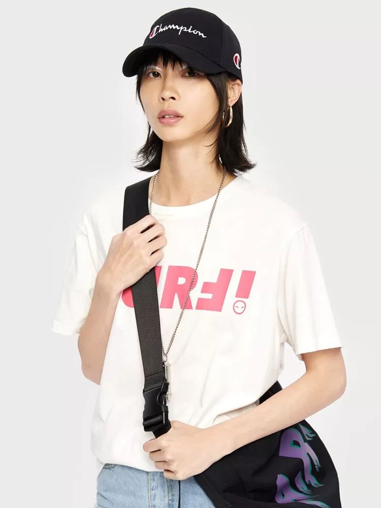 刘雯*服私**里出镜率最高的三种风格短袖,就这么穿了!