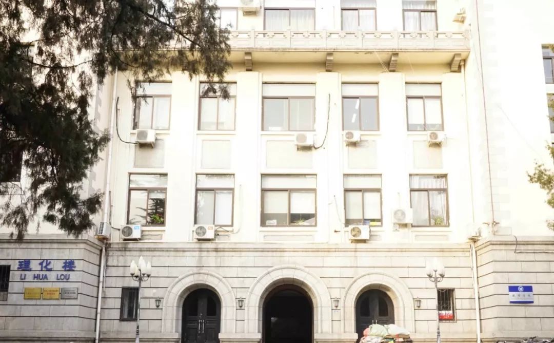 写给女孩子的一封情书,写给校区老师的一封信