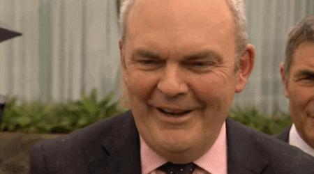 逛超市忘带钱，背后传来声音“这账我来结！”回头一看竟是总理…