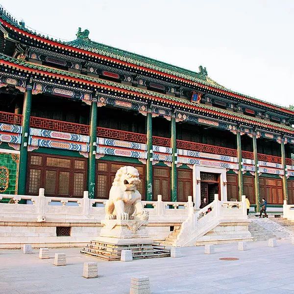 爱上一座城是因为爱上了一个人,因为一个人爱上一座城文案