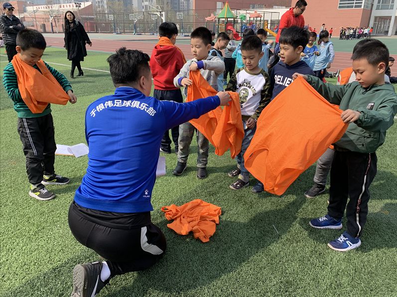 到四所学校进行组队选拔，俱乐部深耕滨海新区人才培养