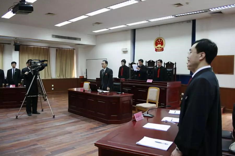 父母去世继承房产再买卖行么,房子由未成年人继承需要缴税吗