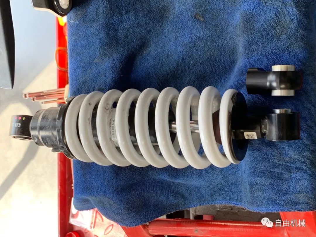 巡航摩托车如何加高座高,越野摩托车怎么降低座高