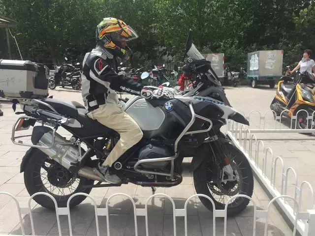 巡航摩托车如何加高座高,越野摩托车怎么降低座高