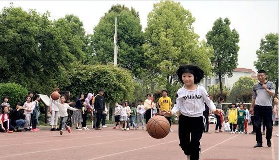 今日话题:单位食堂节假日期间对游客开放〡早安,张家界(343期)