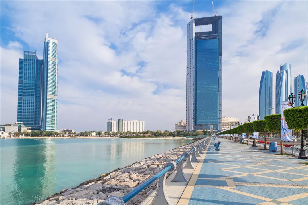 免签推荐|斥资200亿冠名世界最高塔！阿布扎比绝对是“壕”得有文化