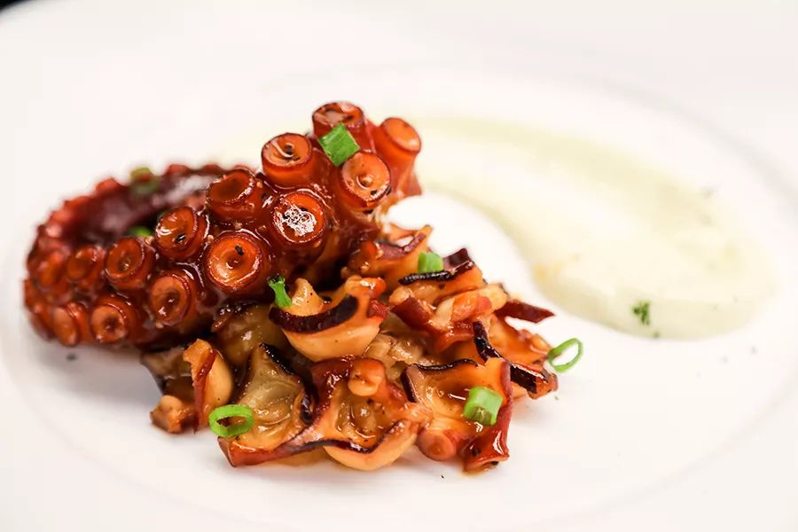 爱上一座城是因为爱上了一个人,因为一个人爱上一座城文案