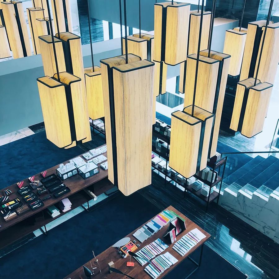 爱上一座城是因为爱上了一个人,因为一个人爱上一座城文案