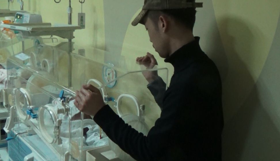 事发常州:女婴出生无肛门,急需治疗费用!