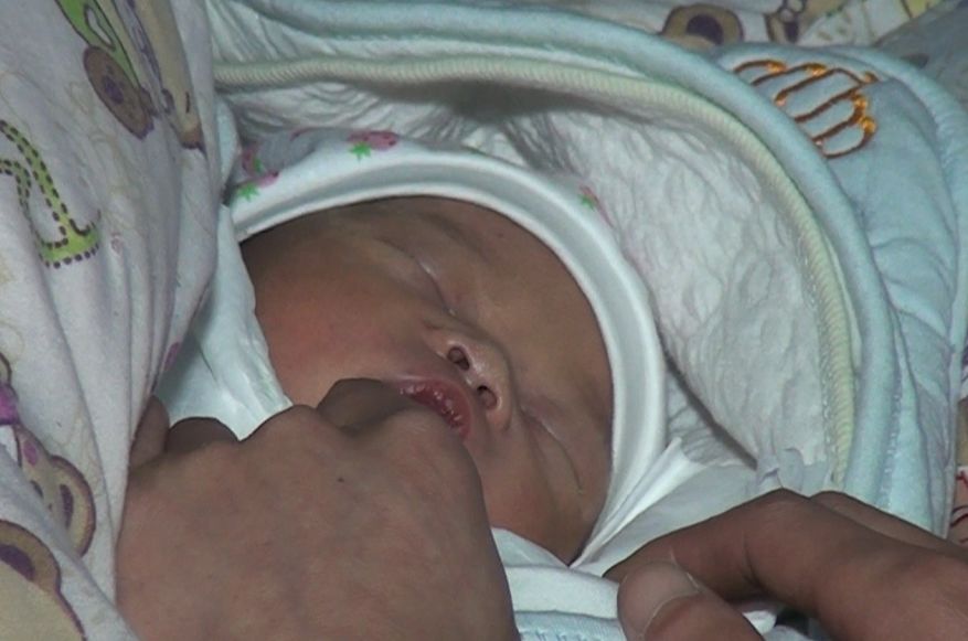 事发常州:女婴出生无肛门,急需治疗费用!