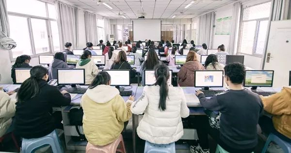 又是金榜题名时！江工，一所充满幸福能量的大学