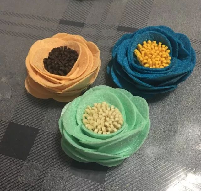 【布艺手工】这么美的花不用十分钟就做了出来!(附图解教程)