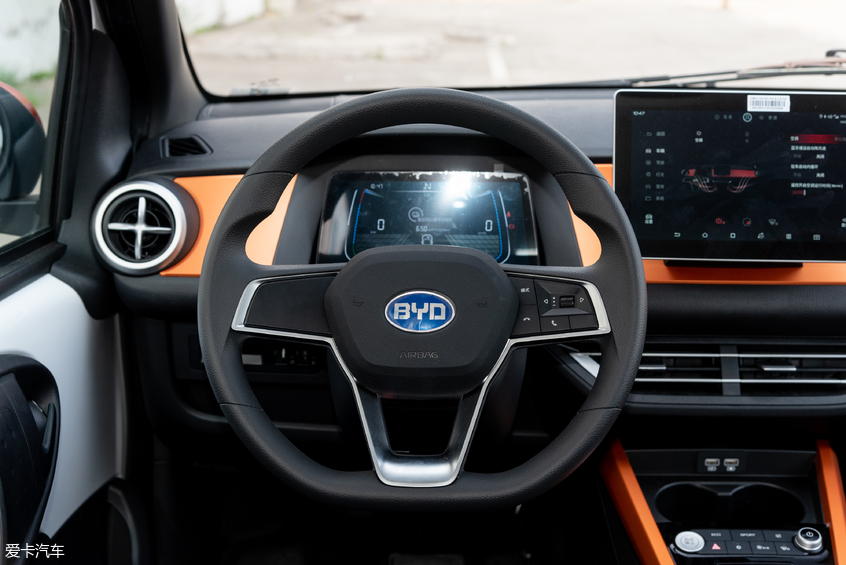 表现出乎意料好开不贵的入门级电动车比亚迪e1