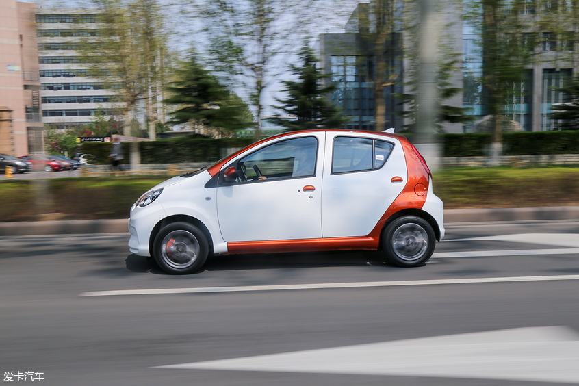 表现出乎意料好开不贵的入门级电动车比亚迪e1