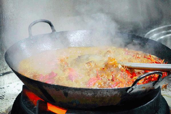 大事件来了!周末百份小龙虾免费送,带客更有施华诺世奇、纪梵希口红等豪华大礼,推