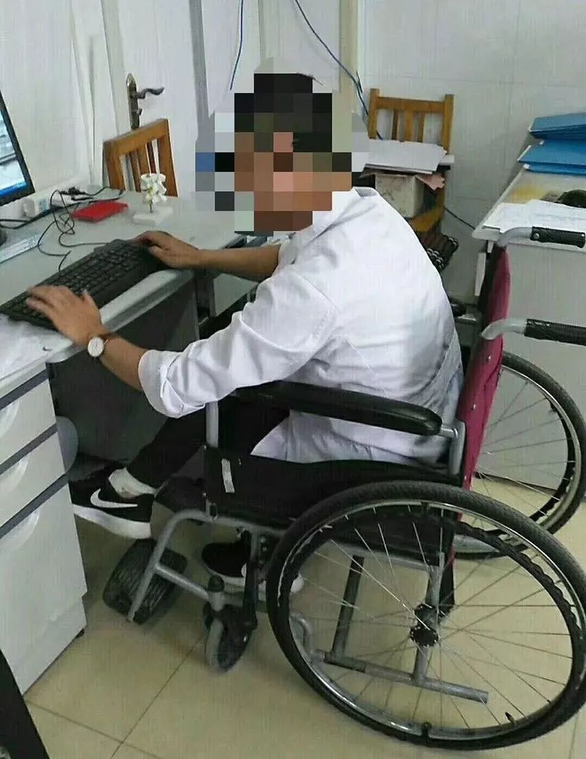 楠ㄧ鍖婚櫌鐨勭鎿嶄綔,绁炴搷浣滃彸鎵嬮鎶橀┚椹舵墜鍔ㄦ尅姹借溅