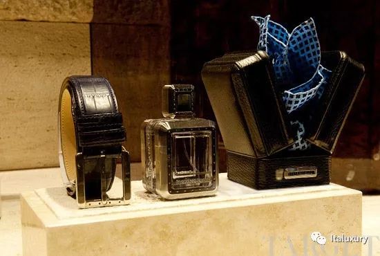 男装劳斯莱斯 (劳斯莱斯幻影2022休闲男装)