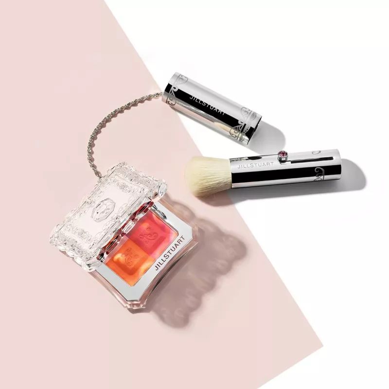 讲干货|软妹or御姐?一块腮红切换妆面风格,做春天最靓的小姐姐~