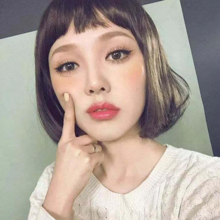 讲干货|软妹or御姐？一块腮红切换妆面风格，做春天最靓的小姐姐～