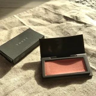 讲干货|软妹or御姐?一块腮红切换妆面风格,做春天最靓的小姐姐~