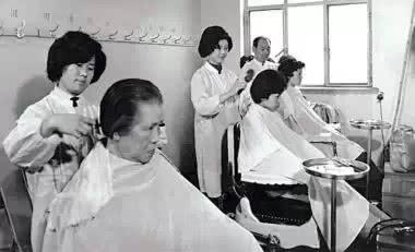 成都老照片：从“剃头”到“沙龙”，细数成都美容美发行业的发展