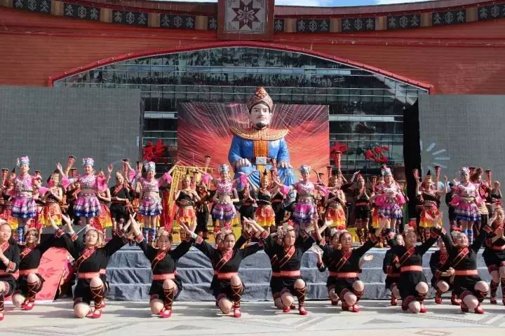 头条丨在这里，你不用穿越人山人海，也能跨过山和大海——广西9条精品旅游线路重磅推荐