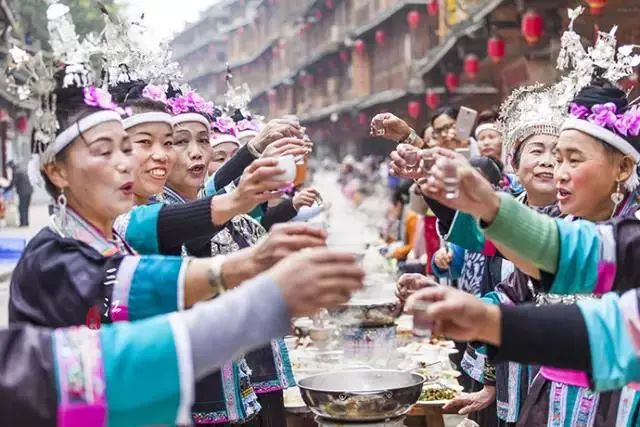 头条丨在这里，你不用穿越人山人海，也能跨过山和大海——广西9条精品旅游线路重磅推荐