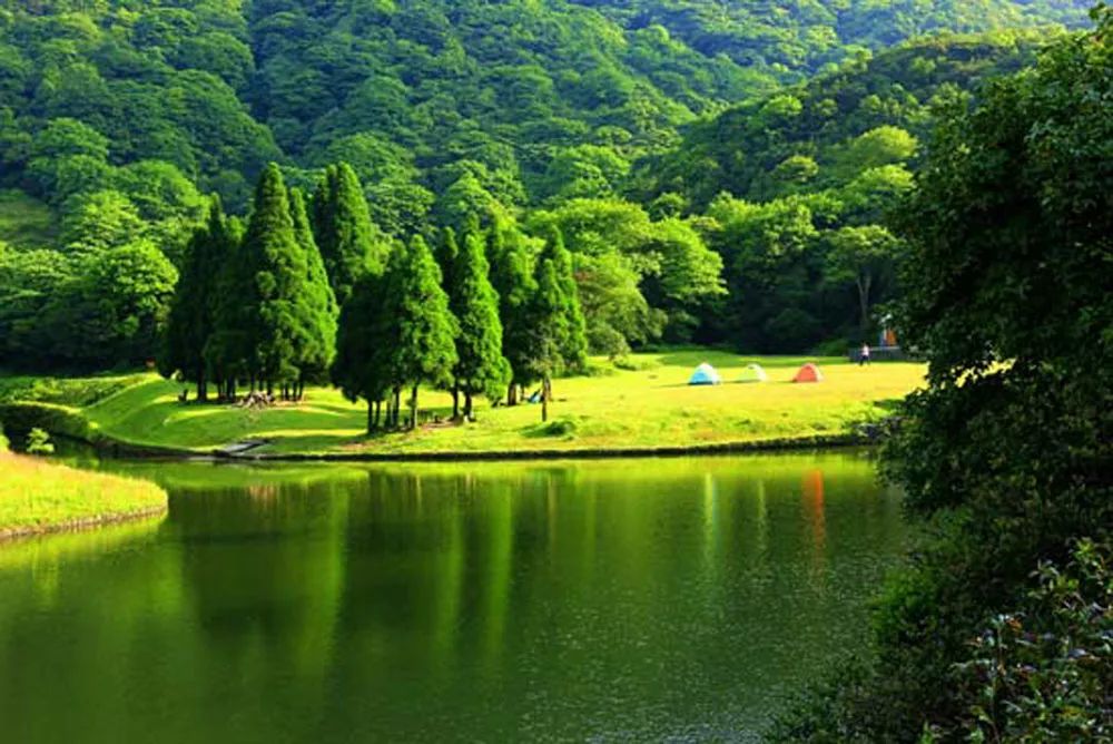 头条丨在这里，你不用穿越人山人海，也能跨过山和大海——广西9条精品旅游线路重磅推荐