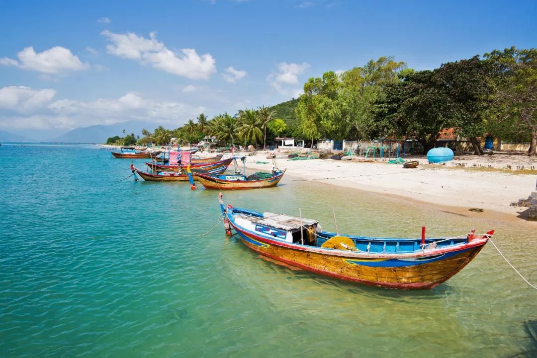 头条丨在这里，你不用穿越人山人海，也能跨过山和大海——广西9条精品旅游线路重磅推荐