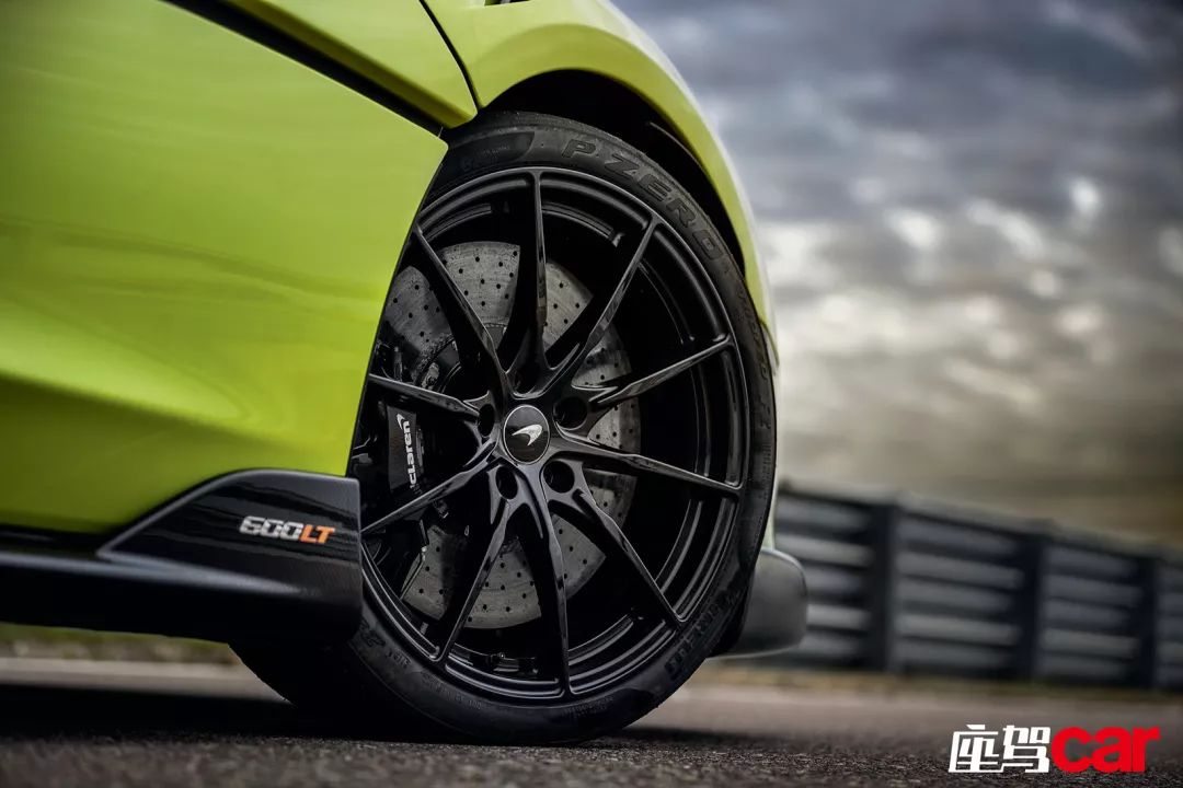 迈凯伦600lt王牌竞速大招延长,迈凯伦敞篷版600lt零百加速